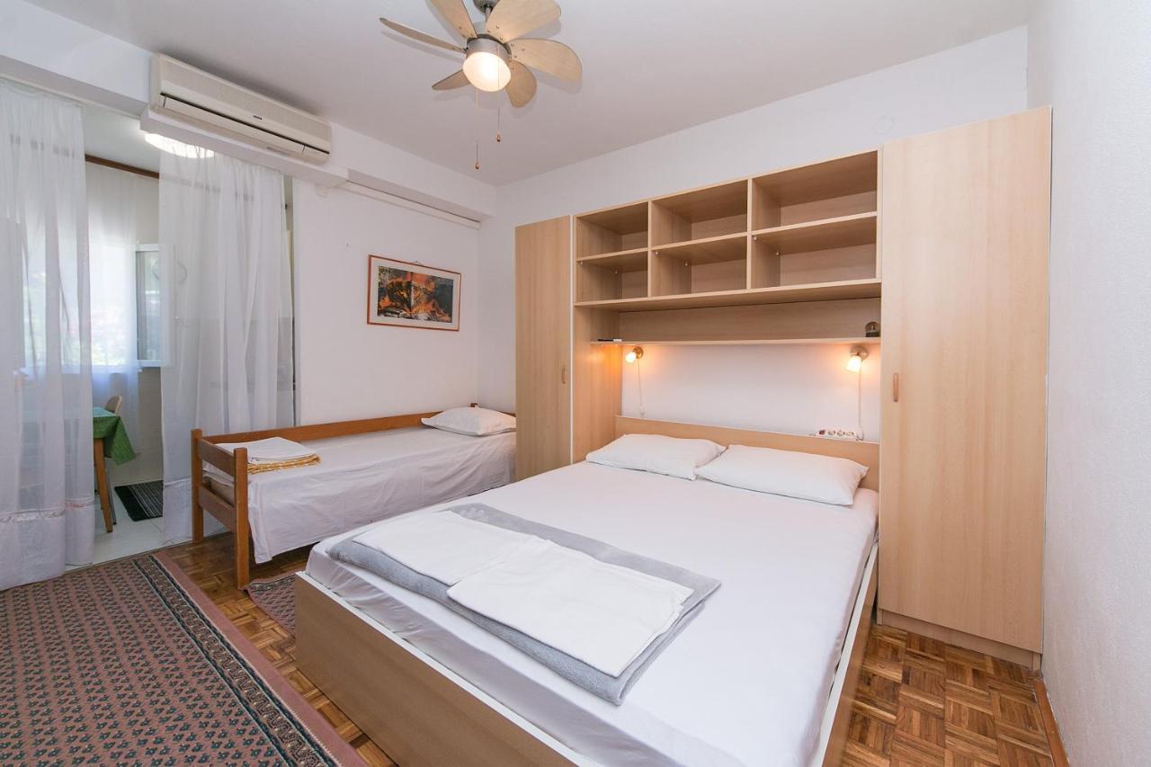 Apartments By The Sea Brist, Makarska - 15714 Podaca Buitenkant foto