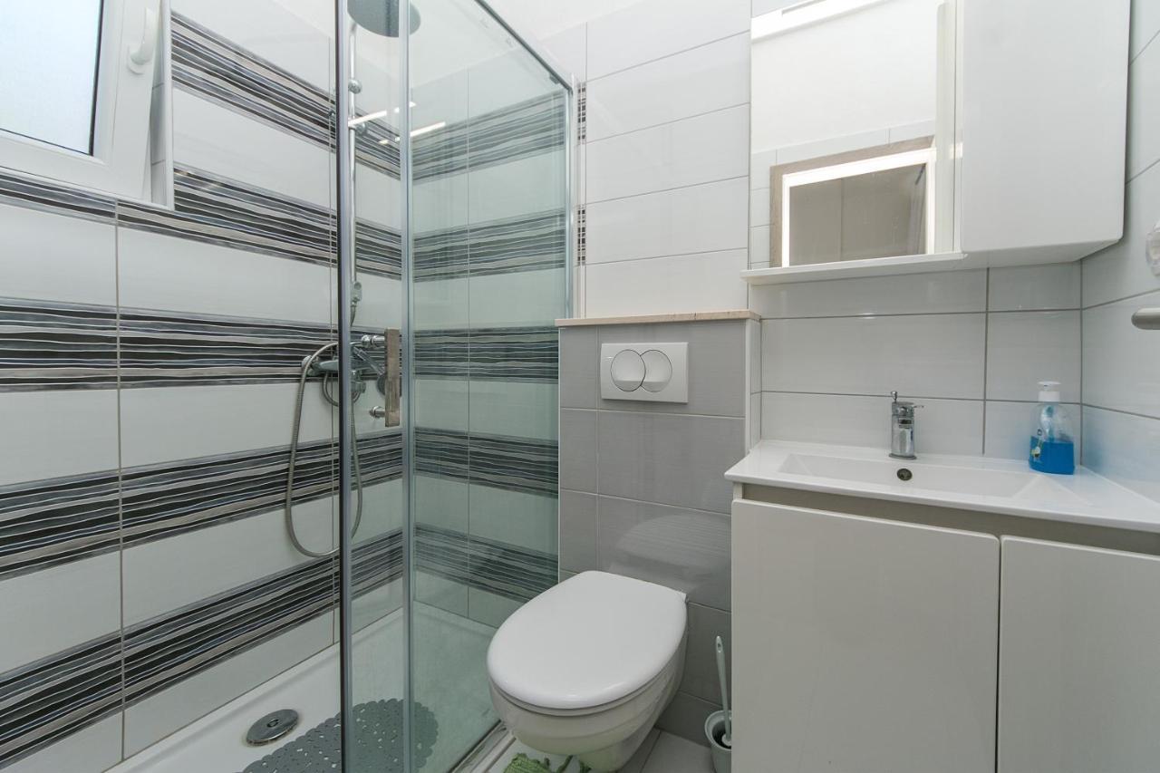 Apartments By The Sea Brist, Makarska - 15714 Podaca Buitenkant foto